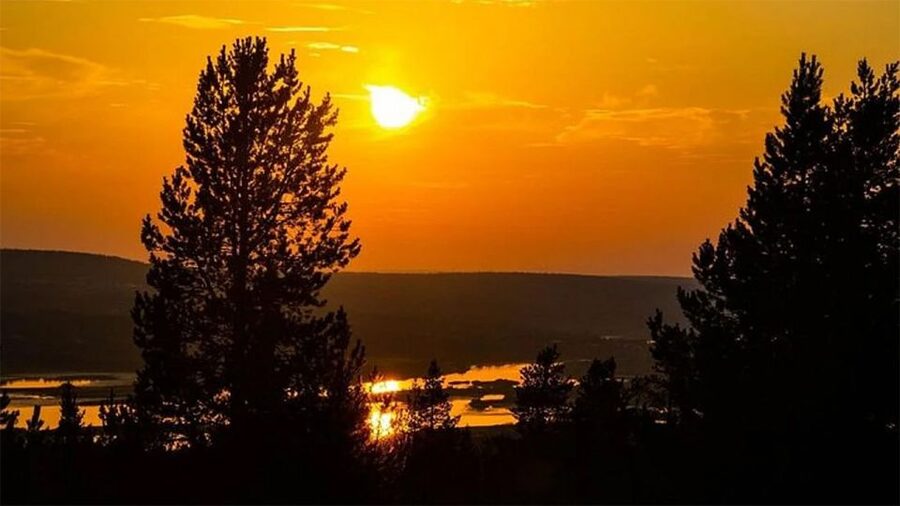 Rovaniemi: Midnight Sun, ATV Ride During The Golden Hour - The frozen lake and the fog over the water