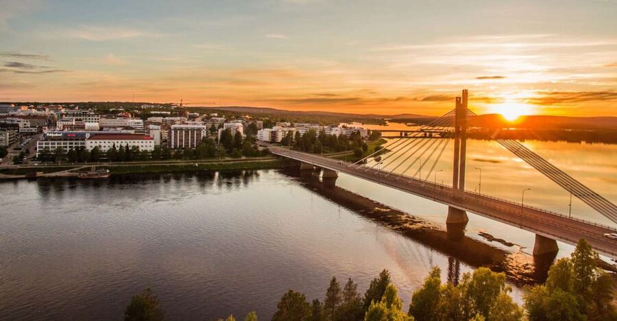 Rovaniemi: Midnight Sun Photography Tour - The longer stop: two hours beside forest and river