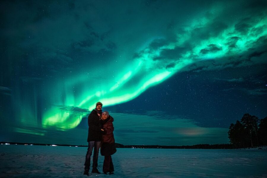 Rovaniemi: Night Sky lappish Barbecue - A warm fire beneath the Arctic sky