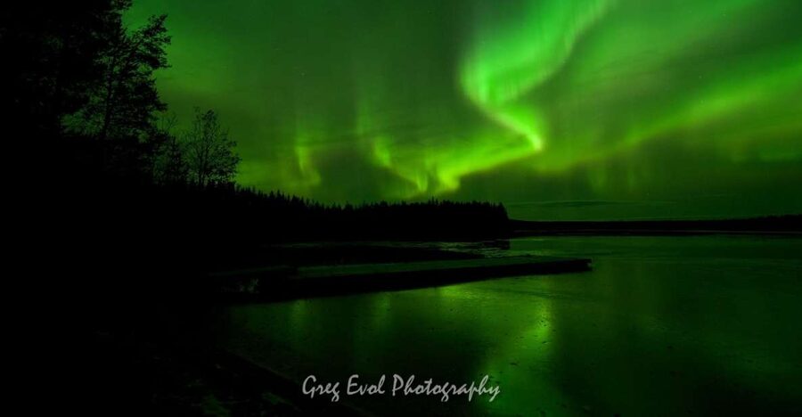 Rovaniemi: Northern Lights Hunting in Lappish old cottage - How the Northern Lights search really works