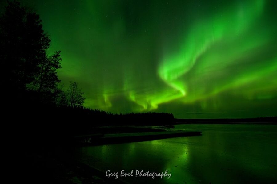 Rovaniemi: Northern Lights Hunting in Lappish old cottage - Two hours around the fire and cottage