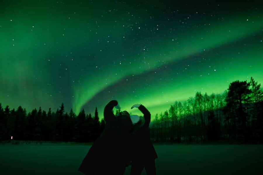Rovaniemi: Northern Lights Photography Tour & BBQ - Meeting beside Subway and Rosso