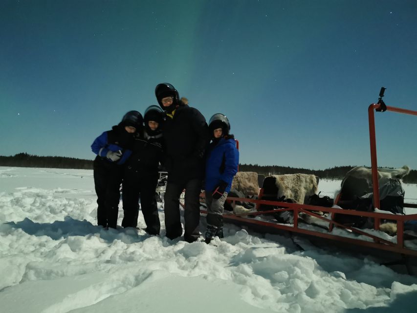 Rovaniemi: Northern Lights Sledge Ride - Fires, berry juice, and small comforts