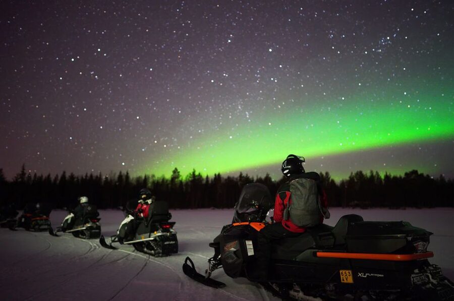 Rovaniemi: Northern Lights Snowmobile Hunt - Who will enjoy this outing most?