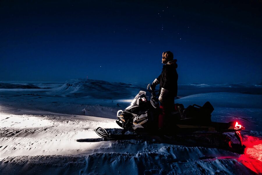 Rovaniemi: Northern Lights Snowmobile Safari with Campfire - Getting dressed for four hours in the cold
