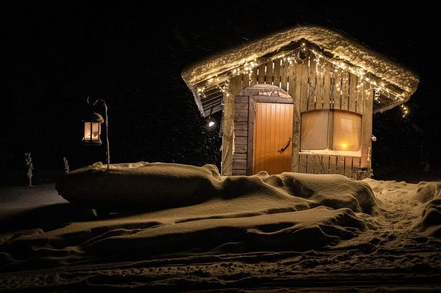 Rovaniemi: Private Sauna and Ice Swimming Tour with Snacks - Key points at a glance