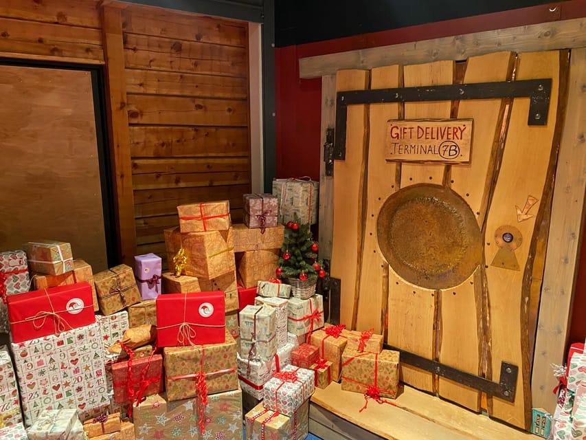 Rovaniemi: Santa Claus Village and Husky sledge/guided tour - What the four-hour Rovaniemi tour includes