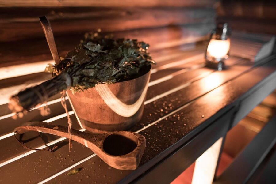 Rovaniemi: Sauna & Ice Swimming Tour with Dinner and Aurora - Why this Finnish sauna experience feels different
