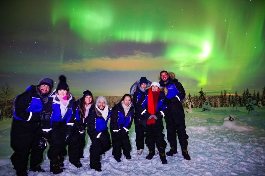 Rovaniemi: Small-Group Northern Lights Wilderness Tour - The guide makes or breaks the evening