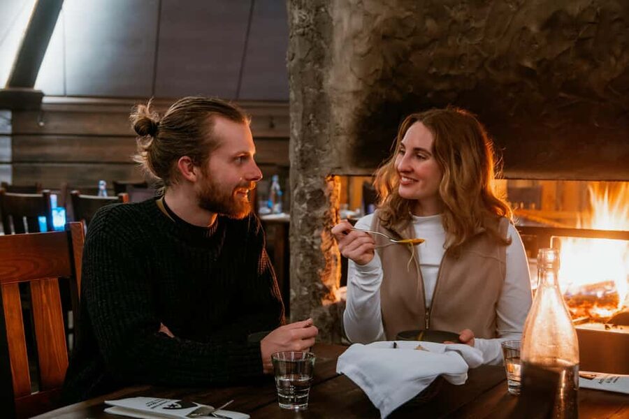 Rovaniemi: Snow Hotel Tour and Ice Restaurant Dinner - Ice chapel, Ice Bar, and the frozen rooms