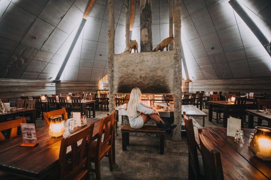 Rovaniemi: Snow Hotel Tour with Food by the Fire - Key points to know before booking