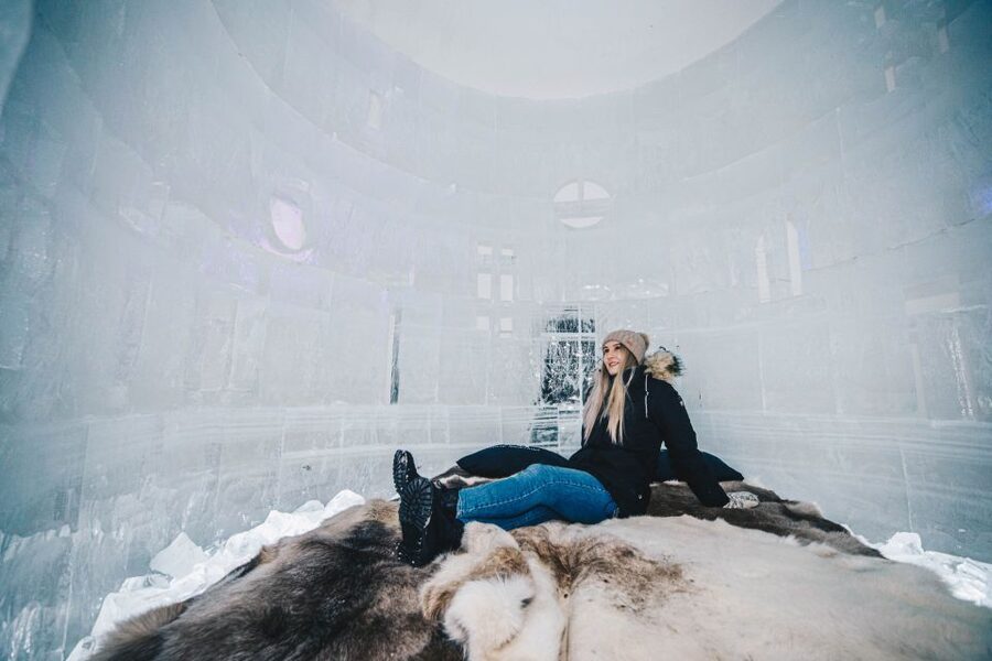Rovaniemi: Snow Hotel Tour with Food by the Fire - The atmosphere matters as much as the menu