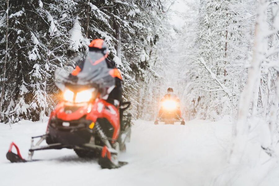 Rovaniemi: Snowmobile Adventure Tour for Adults Only - What kind of snowmobile tour is this?