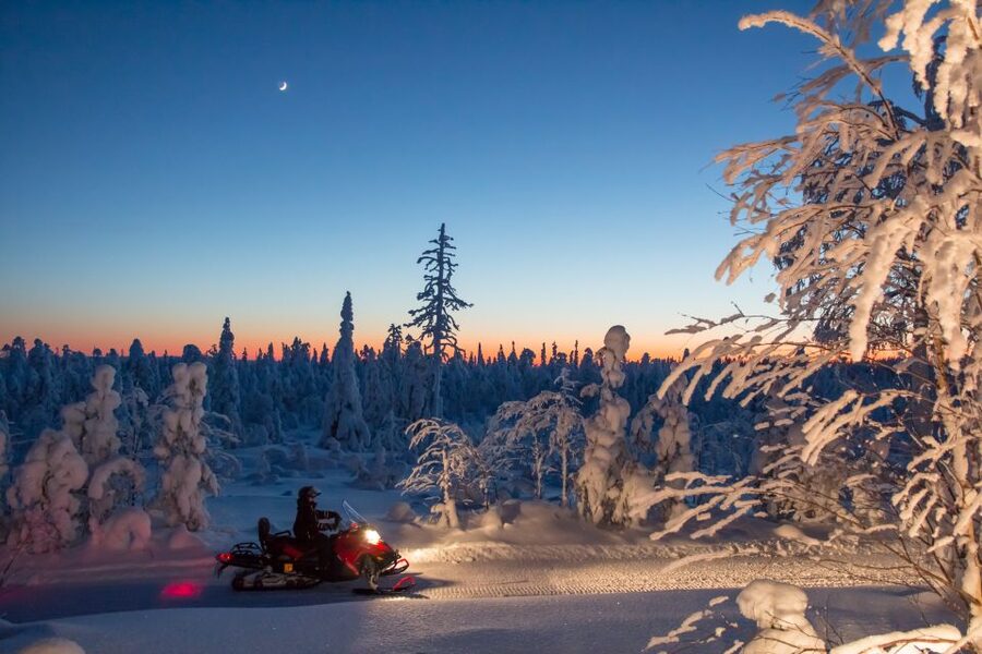 Rovaniemi: Snowmobile Safari & Campfire Evening Escape - How the one-hour rides actually feel