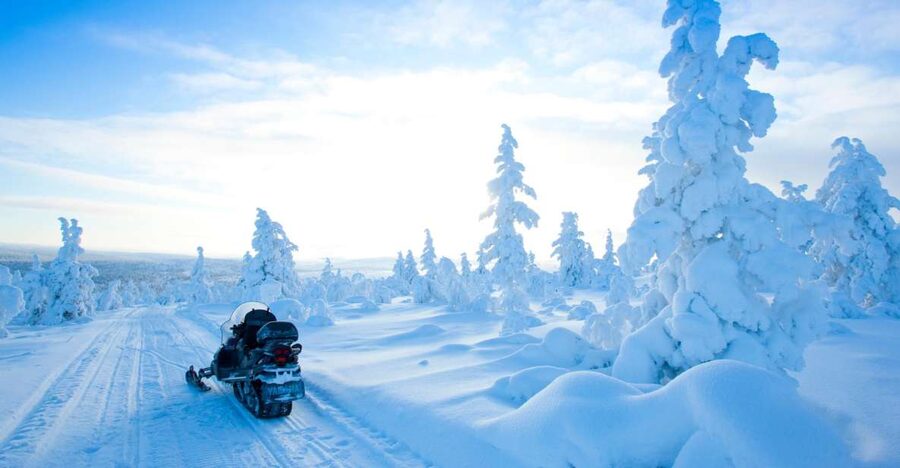 Rovaniemi: Snowmobile Safari in the Arctic Circle - Starting at Santa Claus Village or in Central Rovaniemi