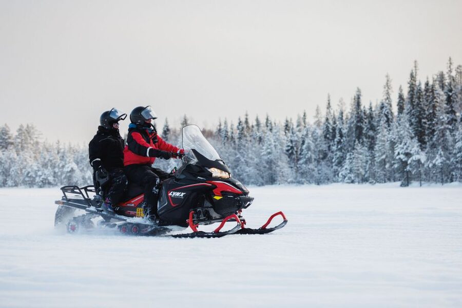 Rovaniemi: Snowmobile Safari in the Arctic Circle - Getting Suited Up for the Arctic