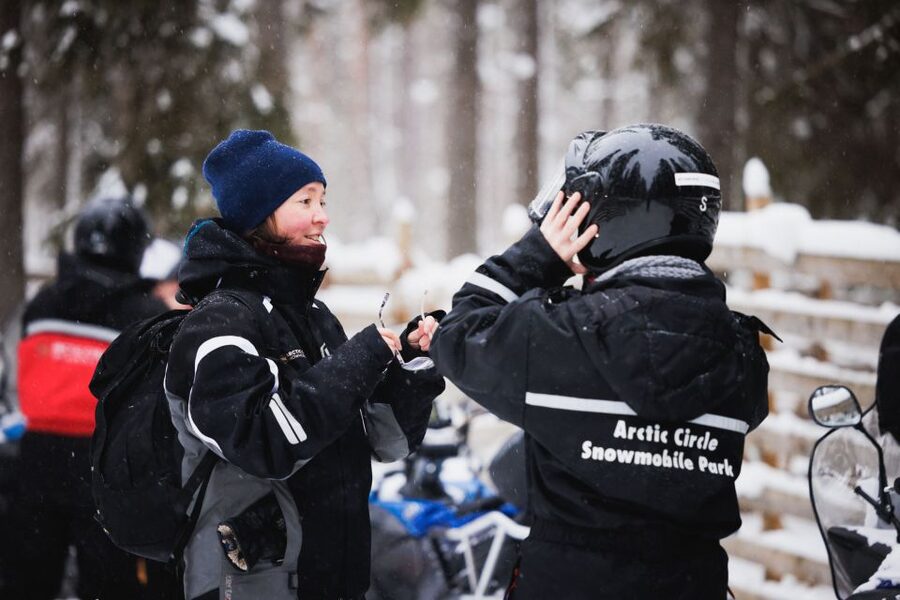 Rovaniemi: Snowmobile Tour and Reindeer Experience - Learning to drive a snowmobile at Santa Claus Village