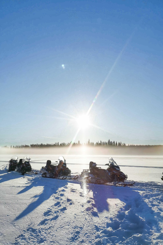 Rovaniemi: Snowmobiling and Ice Fishing - Learning to handle a snowmobile