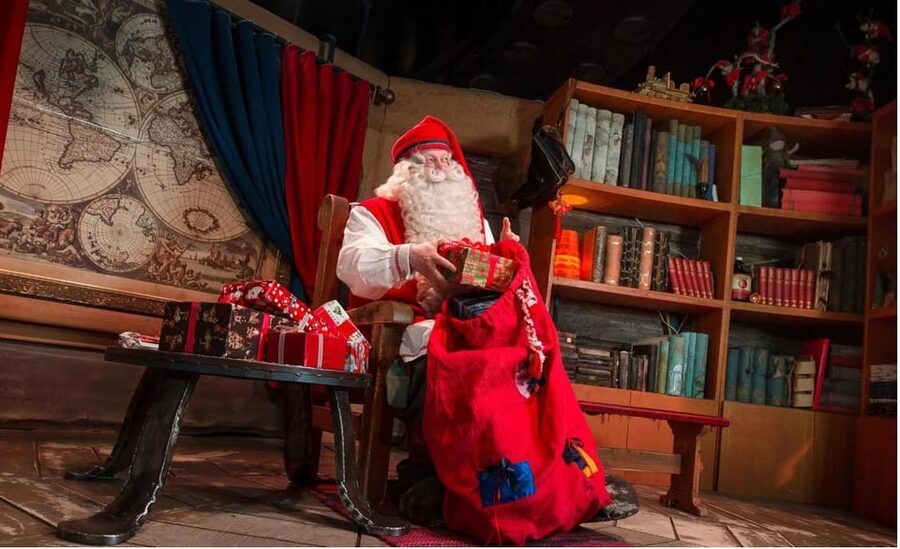 Rovaniemi: Tour to Santa Claus Village with Hotel pick up - Santa’s Post Office and the Christmas ritual