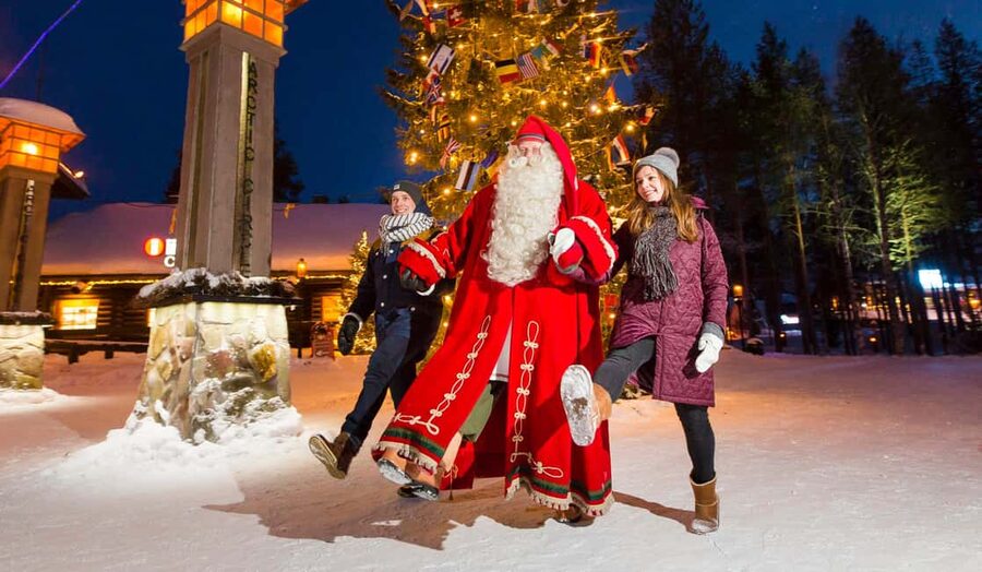 Rovaniemi: Tour to Santa Claus Village with Hotel Transfer - Crossing the Arctic Circle line
