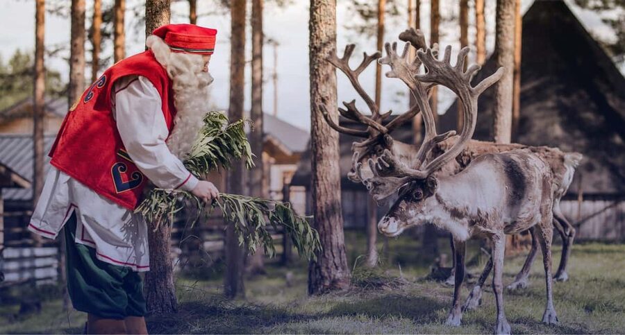 Rovaniemi: Tour to Santa Claus Village with Hotel Transfer - Shops, handcrafted goods, and Finnish design