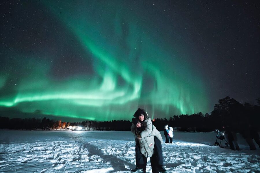 Rovaniemi: Unlimited Mileage and Hours Aurora Hunting Pro - The viewpoint and the best chance for photographs
