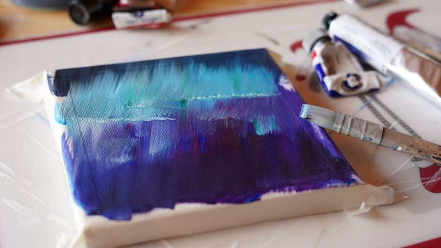 Rovaniemi: Workshop - Aurora painting - Entering a traditional Lapland house