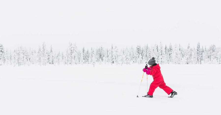 Ruka: Cross-country skiing - The first lesson: getting used to the skis