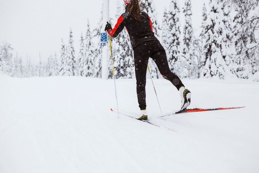 Ruka: Cross-country skiing - Collecting skis, shoes, and poles at Safarihouse