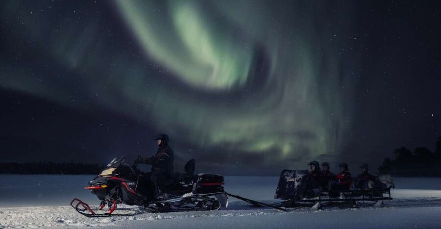 Ruka: Starlight sledging to search for Northern Lights - Searching for the Northern Lights