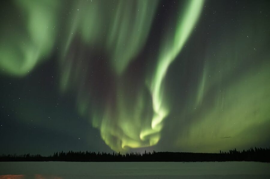 Saariselkä: Aurora Photo Tour by Car with Transfer & Drinks - Waiting under the Finnish sky