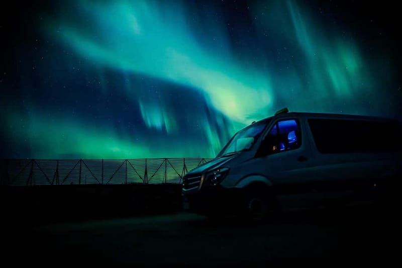 Saariselkä,Kakslauttanen: Aurora Hunting & Photography Tour. - What happens during the three-hour search