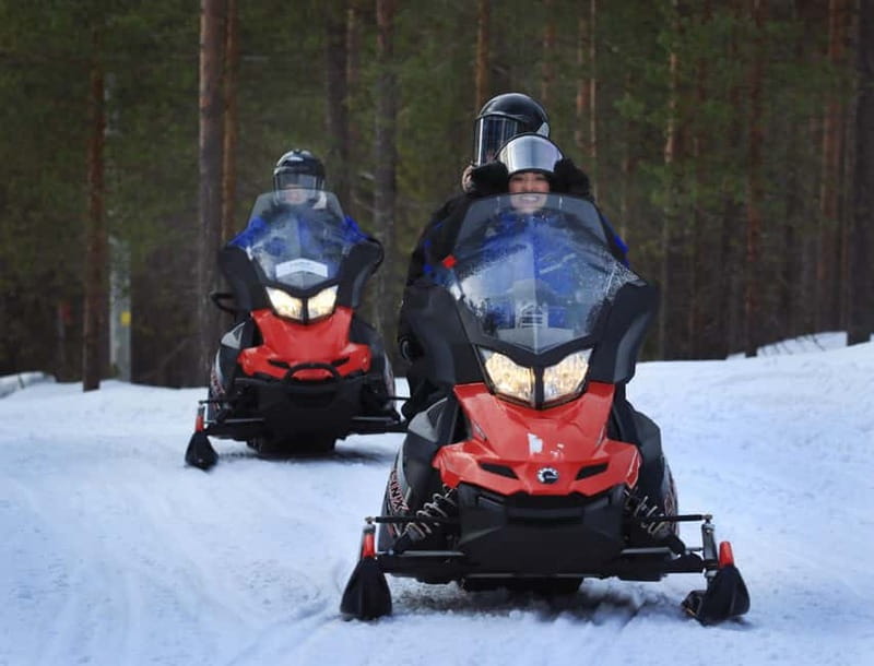 Saariselka: Snowmobile Safari on Tundra with BBQ - From your hotel to the snowmobile base