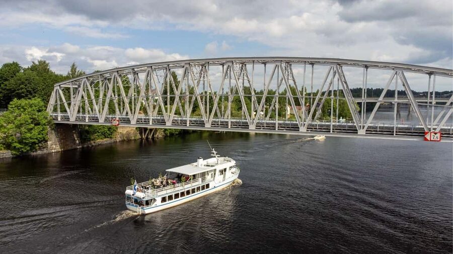 SIGHTSEEING CRUISE AROUND SAVONLINNA - Rocky Shores and the Central Islands