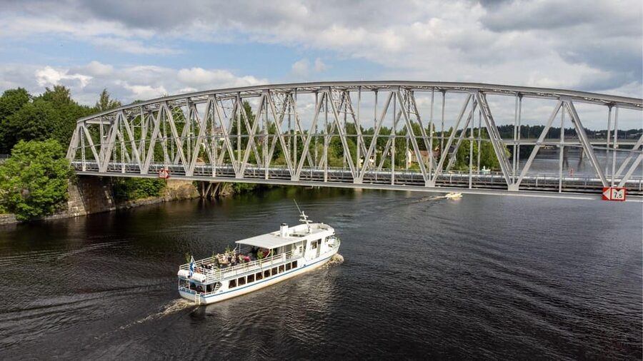 SIGHTSEEING CRUISE AROUND SAVONLINNA - The Saimaa Ringed Seal Question