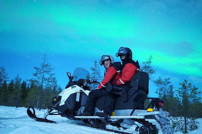 Snowmobile Photography Trip to the Aurora - A Lappish barbecue, with modest portions