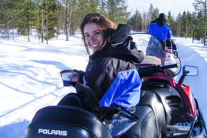 Snowmobile Safari in the Forest - What the winter gear includes