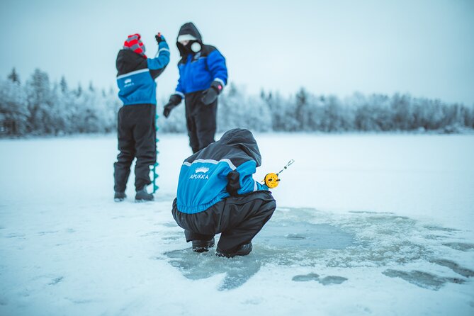 Snowmobiling and ice fishing in Apukka Resort, Rovaniemi - A bonfire that earns its place