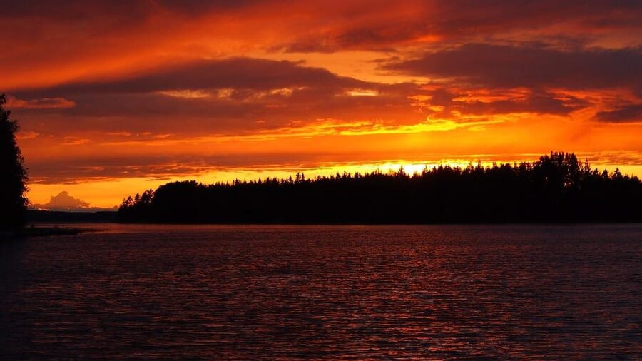 Sunset in the archipelago from Helsinki - Weather is part of the bargain