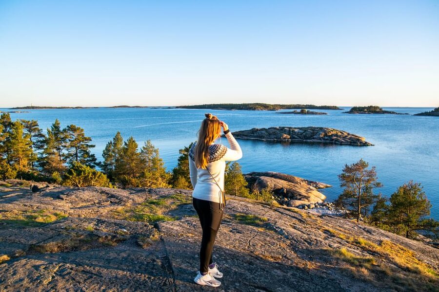 Sunset in the archipelago from Helsinki - Two hours among coastal views and evening light