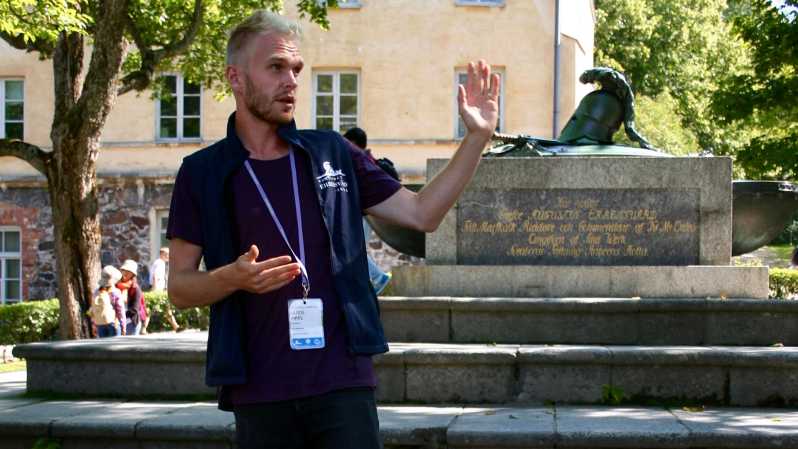 Suomenlinna: Guided Walking Tour with an Authorized Guide - Key points to know before you book