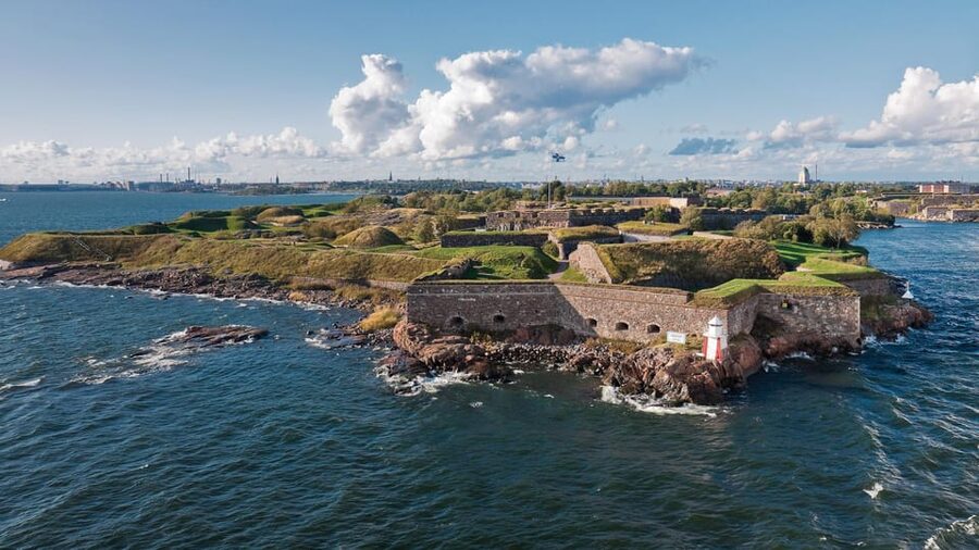 Suomenlinna: Guided Walking Tour with an Authorized Guide - The Dry Dock, a major engineering stop