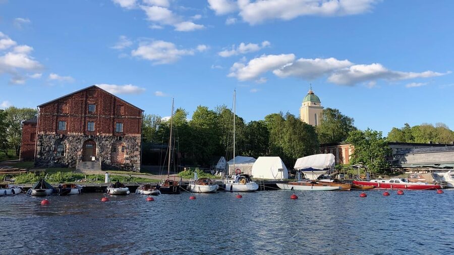 Suomenlinna tour in French with Doro - Submarine Vesikko and the final return