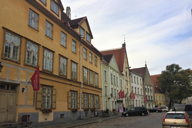 Tallinn Day Cruise from Helsinki - A short visit to Kadriorg Park