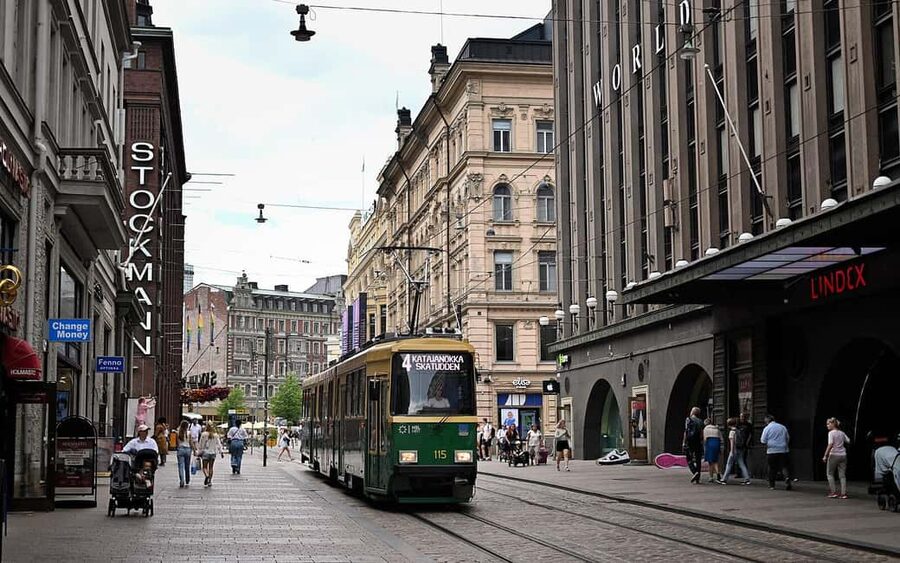VIP Highlights Helsinki City PRIVATE Tour - Market Hall and Market Square provide the food break