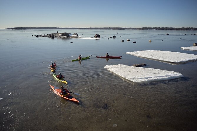 Winter kayaking in Eastern Helsinki archipelago - Learning the basics before touching the water