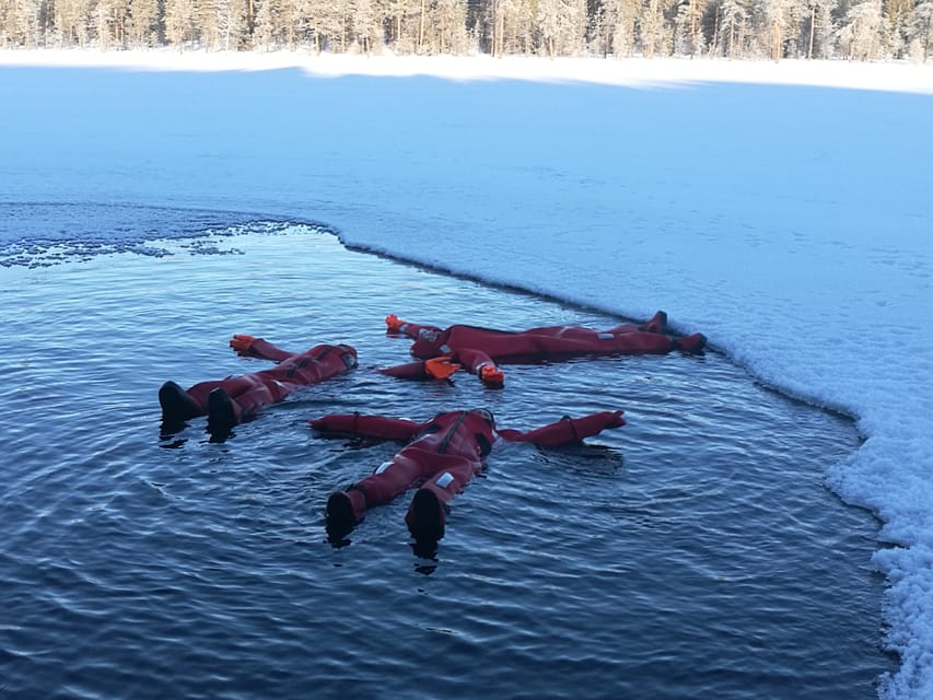 Ylläs: Lake Ylläsjärvi Ice-Floating Experience - Getting from your accommodation to the lake