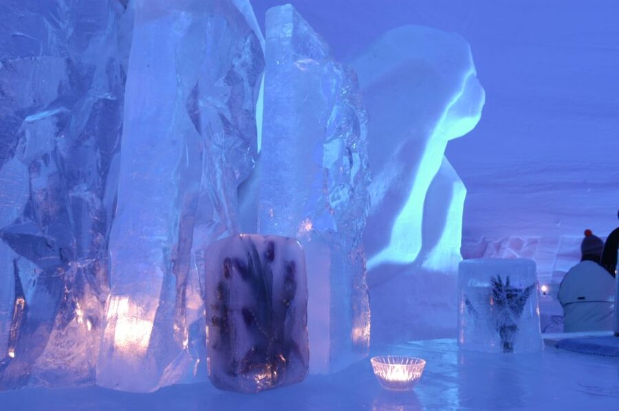 Ylläs: Snowmobile Tour to Arctic Snow Village & Snack - Sharing a snowmobile for the 25-kilometre ride